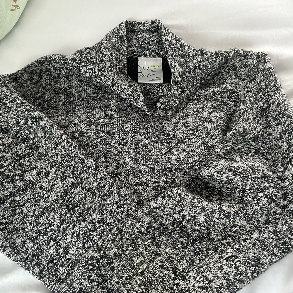 Black and White Cropped Knit Sweater